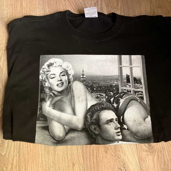 Marilyn Monroe - Picture 2 of 2